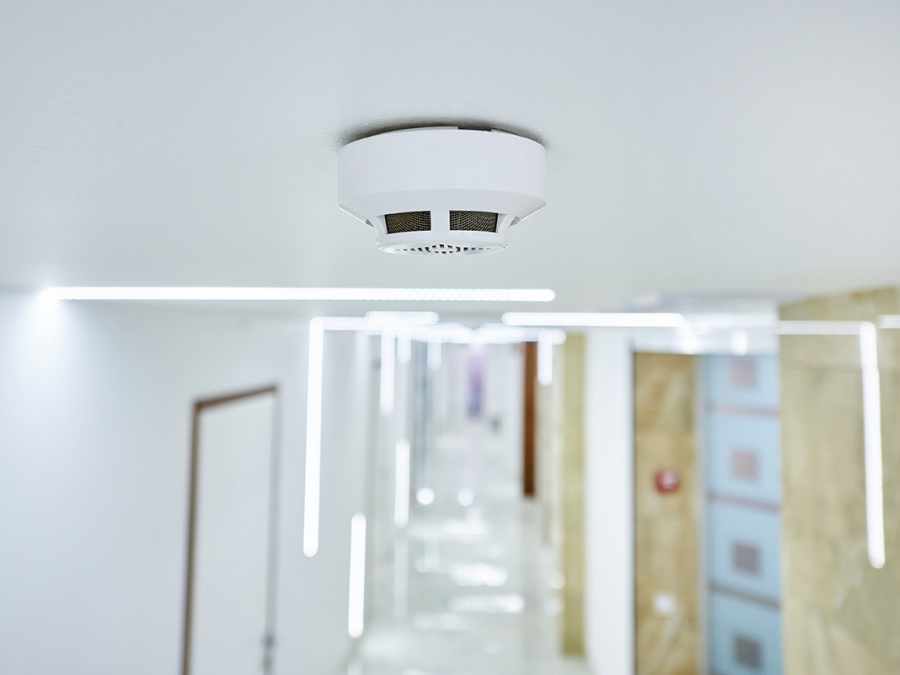 Proyecto de modernización de sistema de detección de incendios en edificio corporativo de Telecom